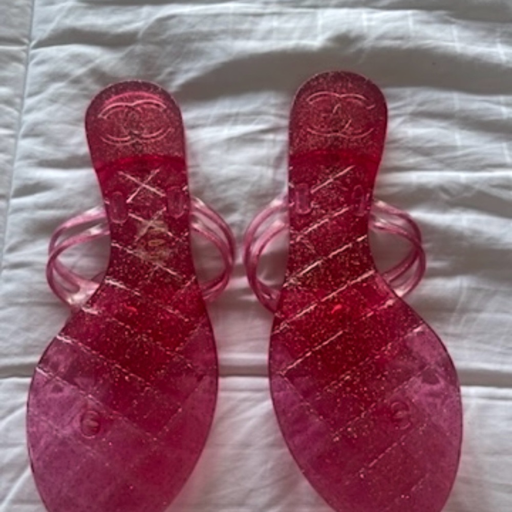 Brand New Size 38 Chanel Pink Jelly Sandals with Flower Detail - Picture 7 of 14